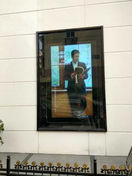 杭州醫(yī)院櫥窗高亮屏項目